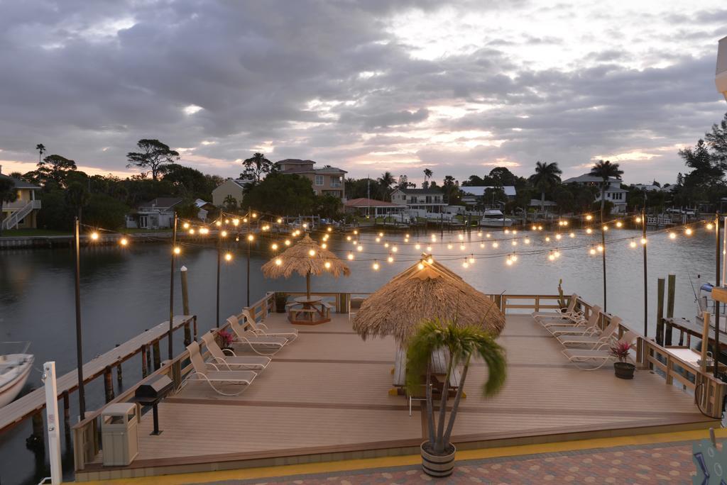 Bay Palms Waterfront Resort - Hotel And Marina セント・ピート・ビーチ エクステリア 写真